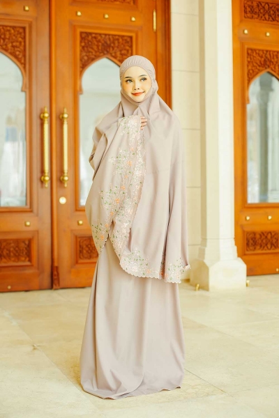 Telekung Sulam Kerawang Brown